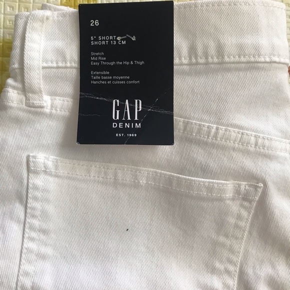 Gap Short - Picture 3 of 3